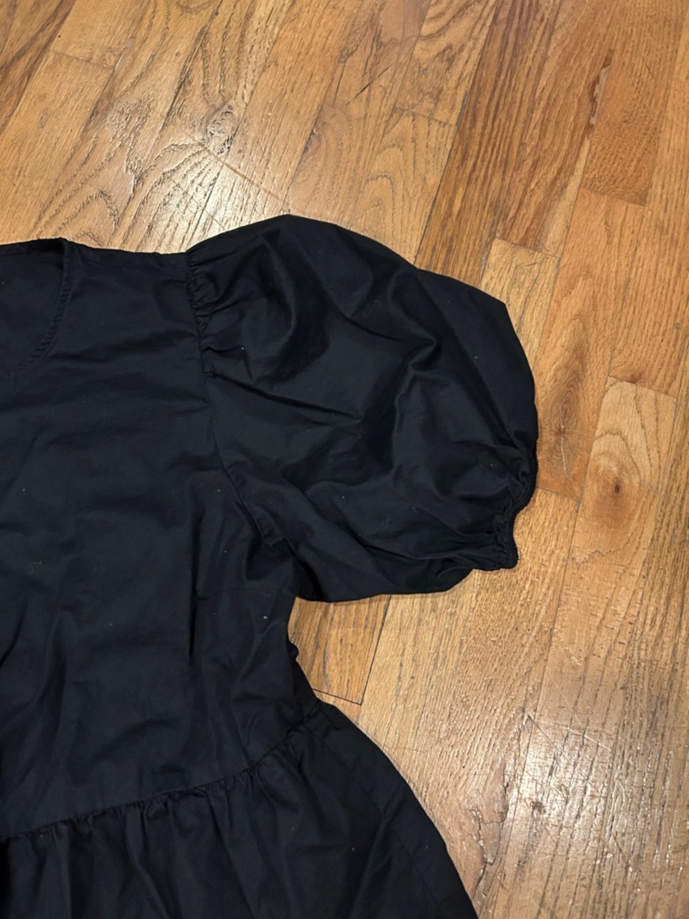 Old Navy Black Puff-Sleeve Peplum Blouse - Picture 4 of 6